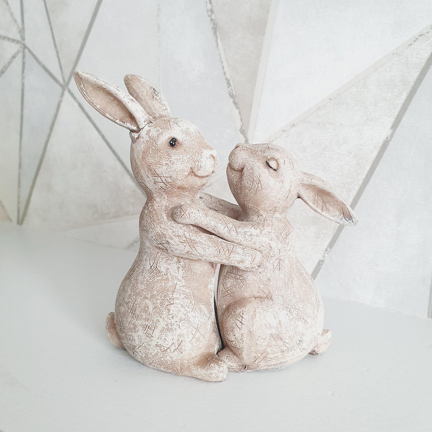 Bunny Couple Statue - Black Qubd