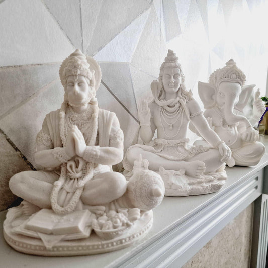 Trio White Statue Set - Black Qubd