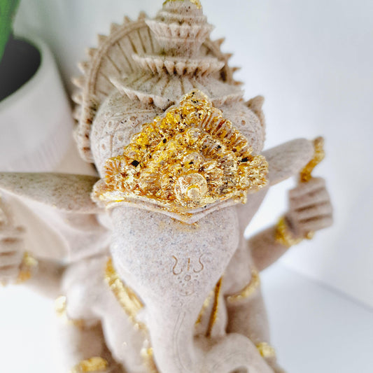 Ganesh Statue in Sandstone with Gold - Black Qubd