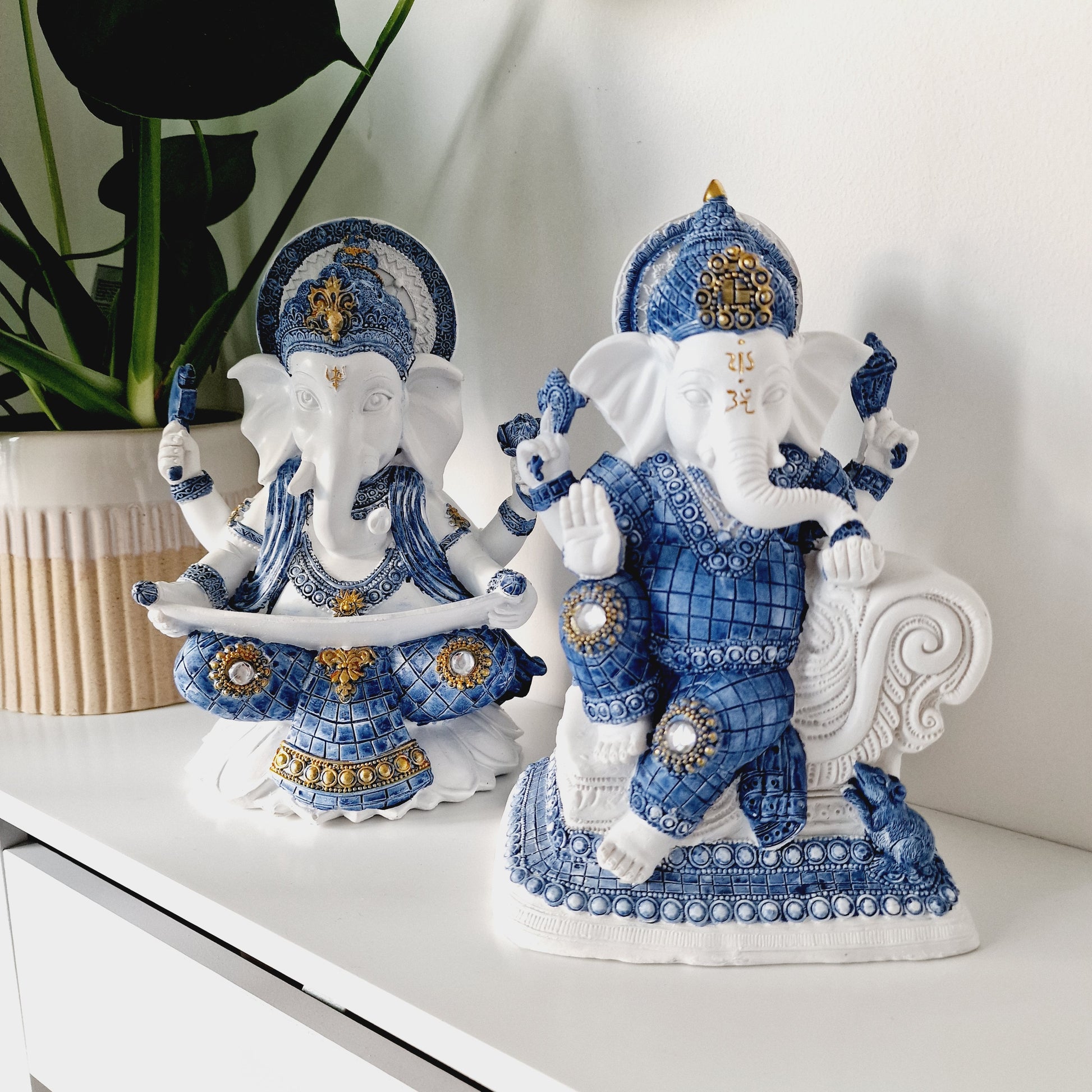 Blue Ganesh Teaching Statue - Black Qubd