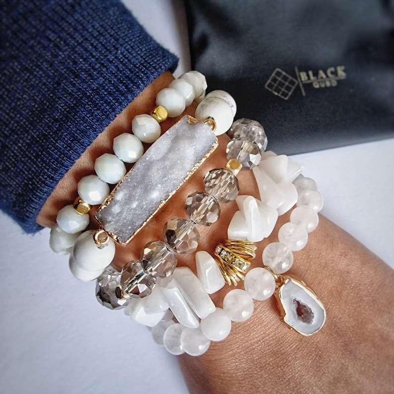 White Snow Quartz Chips Crystal Bracelet Set - Black Qubd