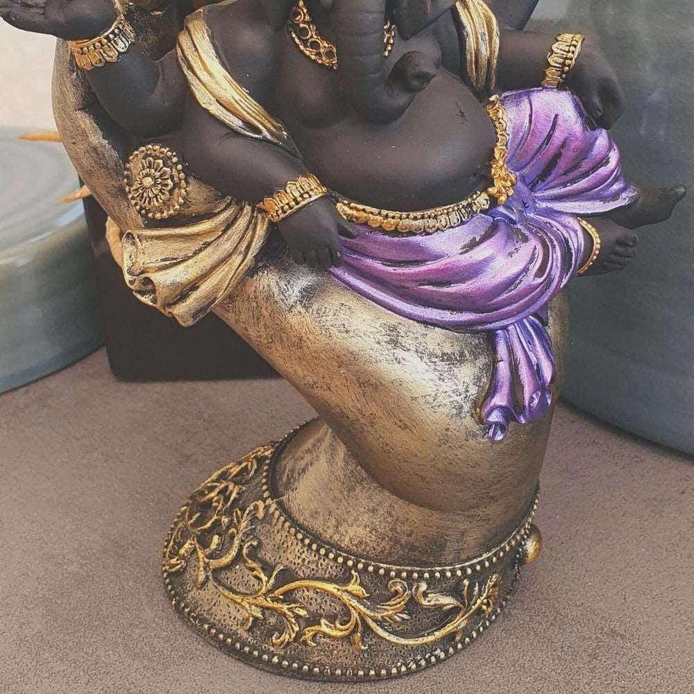 Black Ganesh Statue Lying in Hand - Black Qubd