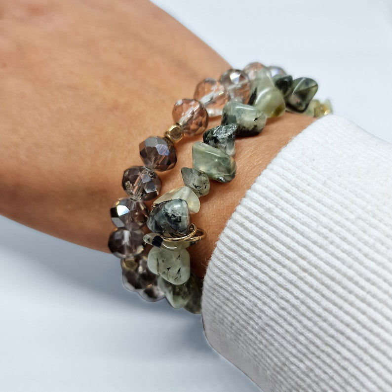 Prehnite Chip Crystal Bracelet Set - Black Qubd