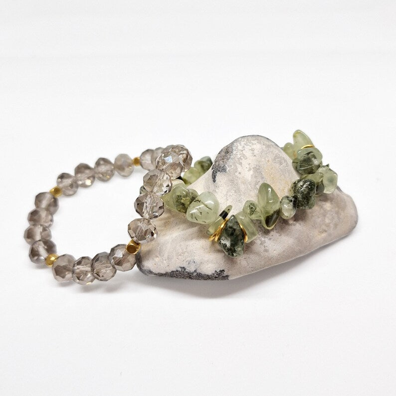 Prehnite Chip Crystal Bracelet Set - Black Qubd