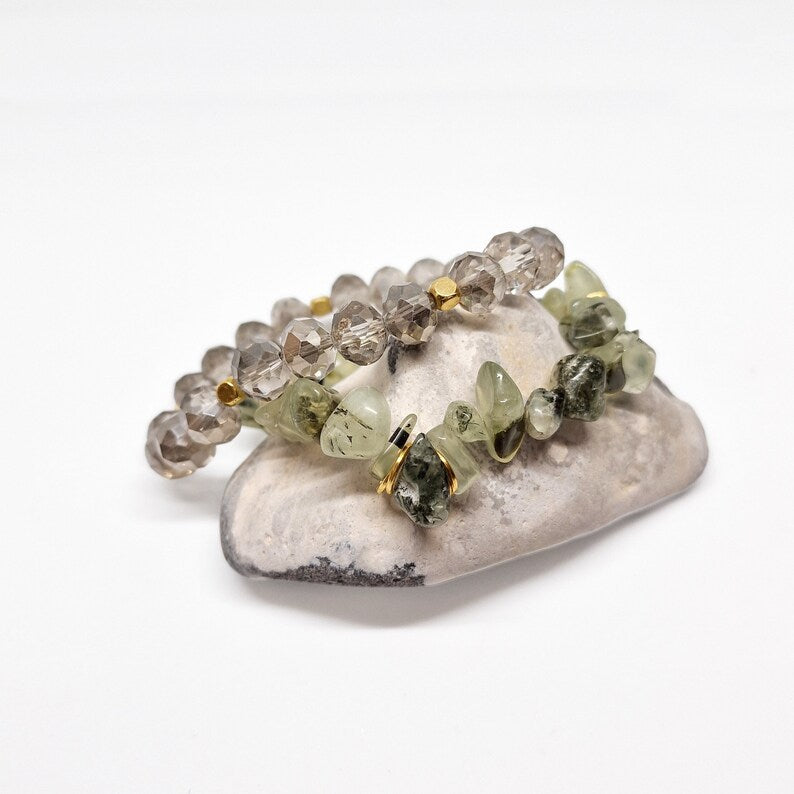 Prehnite Chip Crystal Bracelet Set - Black Qubd