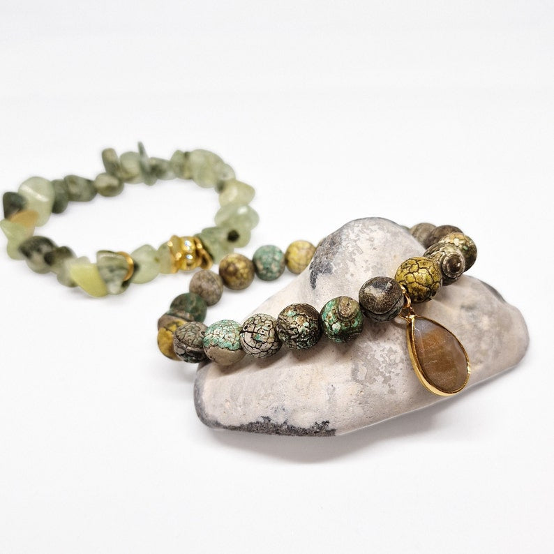 Green Agate with Charm and Prehnite Chips Bracelet Set - Black Qubd